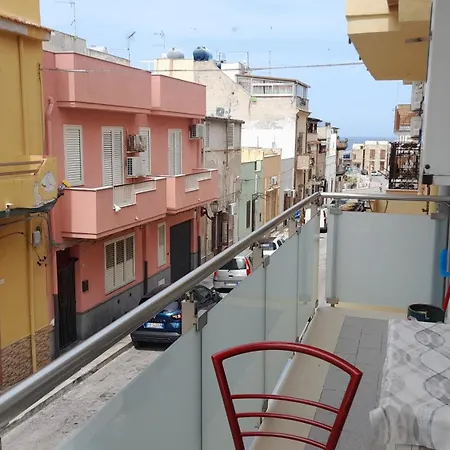I Faraglioni Comfort Bed & Breakfast 2*